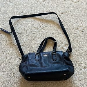 Great cross body bag great for every day use! Worn but worth it.